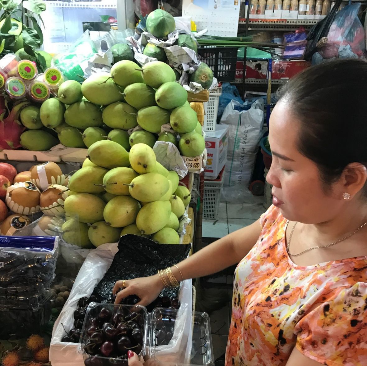 Cherries at Ben Than Market 