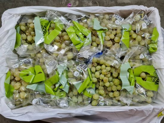 table grapes in box 